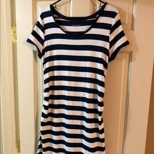 Liz Lange Navy Striped Maternity T-Shirt dress